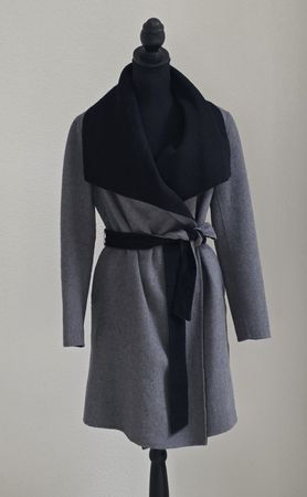 Damen Mantel grau schwarz mit Bindegürtel neuwertig