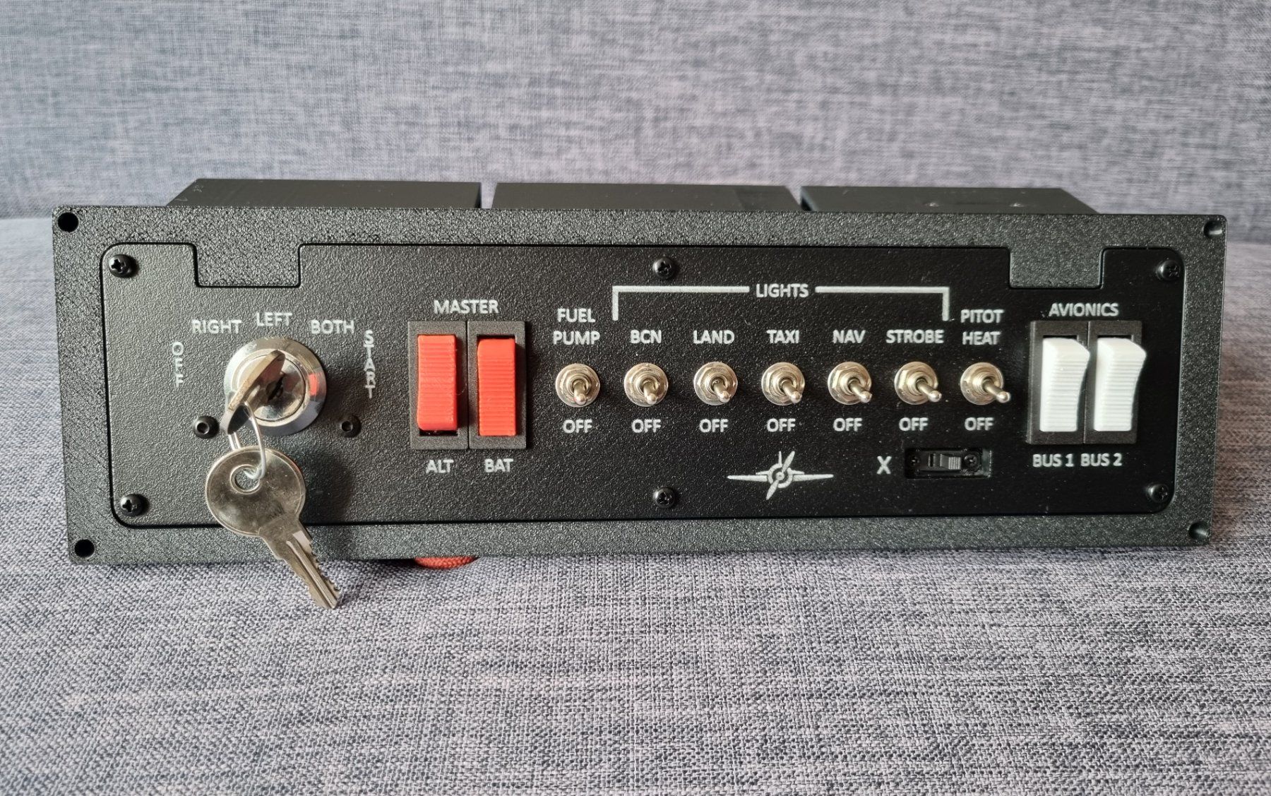 Controller: Cessna Switch Panel – Neu und originalverpackt aus Ennenda von Maedli