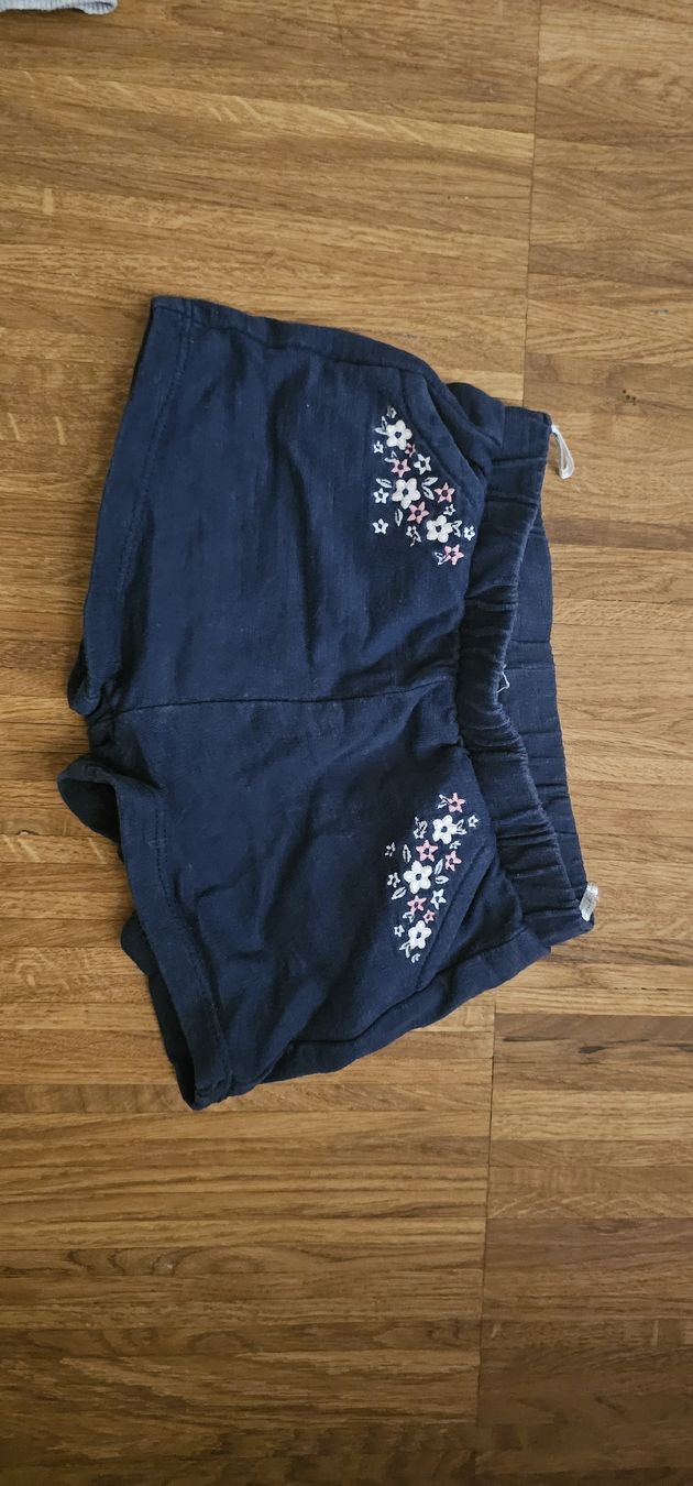 Hosen: Mädchen shorts gr.80 – Gebraucht aus Zürich von pri_9hkk