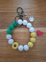 🌸 Handgemachter Schlüsselanhänger mit Perlen & Blume 🌸