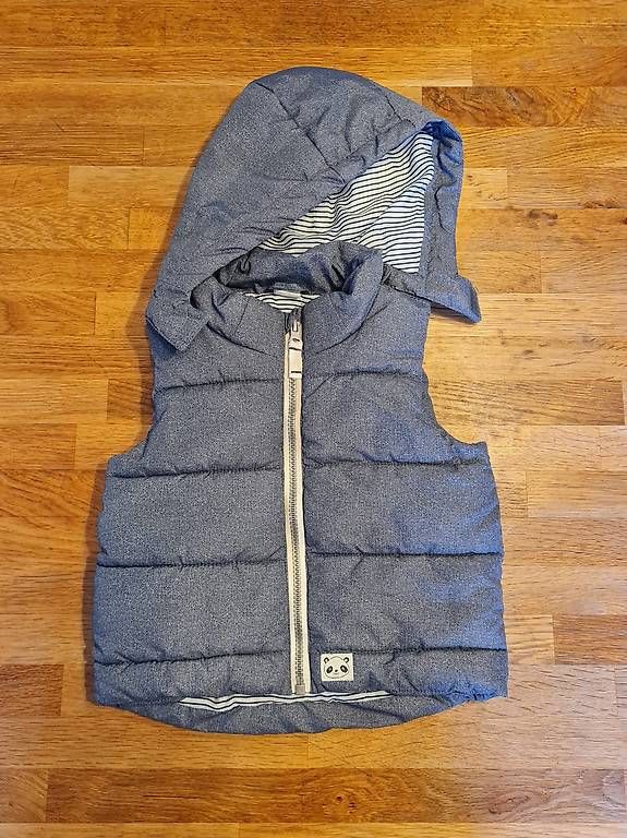 Autres vêtements garçon: Kinderweste H&M Gr. 80 – D'occasion à La Heutte par tau_5vvl