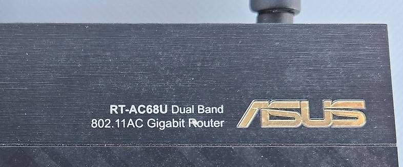 Modem & Router: ASUS Gigabite Router – Usato da Büttenhardt venduto da ReiatSH 1