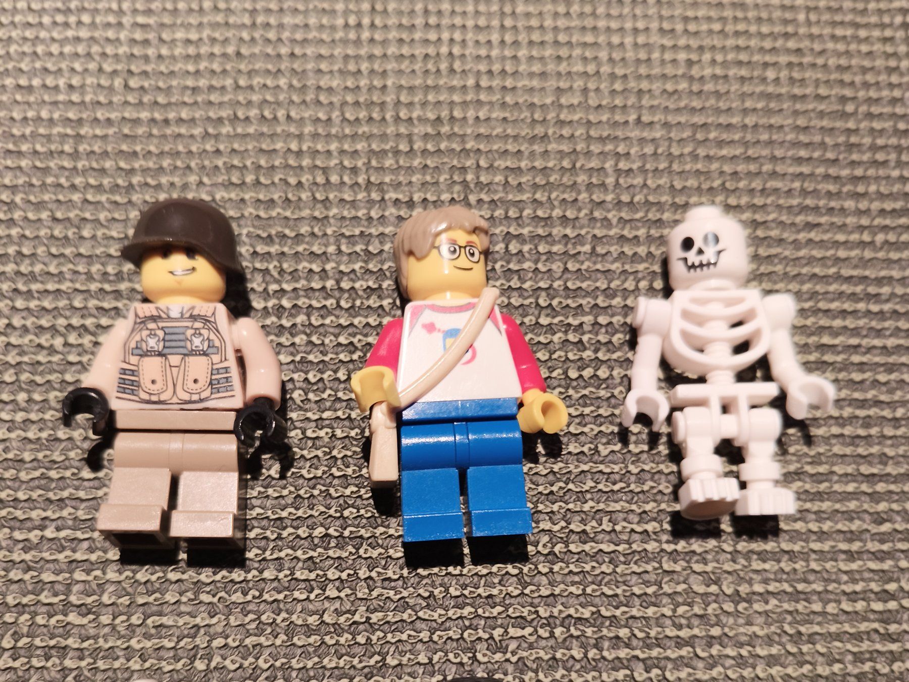 Lego Spielzeuge: Set 10 Lego Figuren (Comic und Action) – Gebraucht aus Meilen von FAVALLID 2