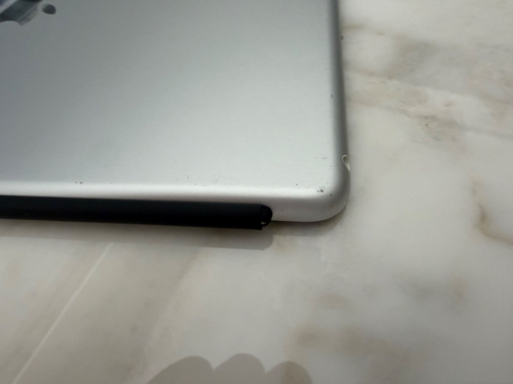 Apple Tablettes PC: Ipad 8th Gen – D'occasion à Schaan par RFrick 4