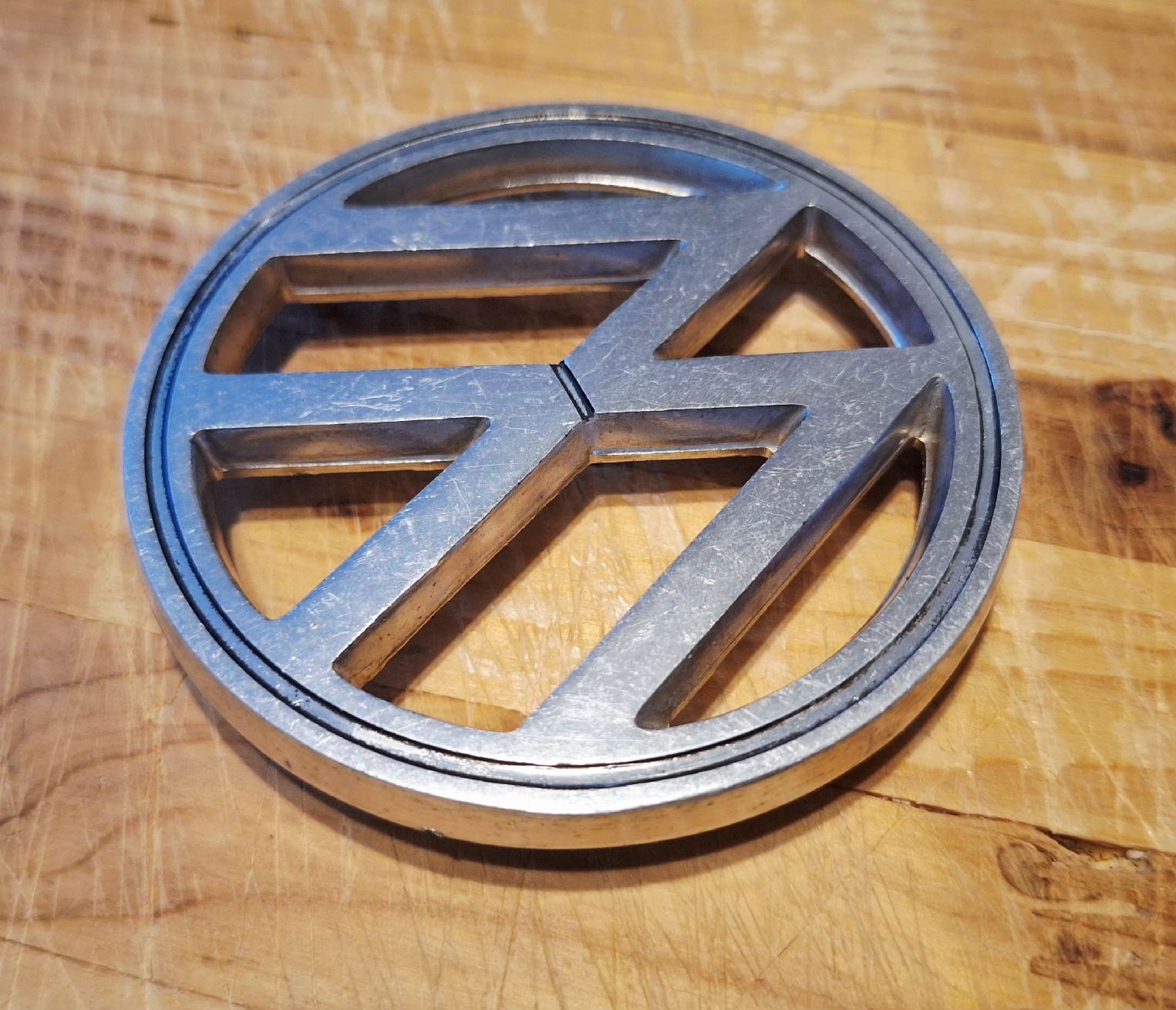 VW Toutes les pièces auto: VW Käfer Emblem – D'occasion à Triesen par BLACKSHEEP75 1