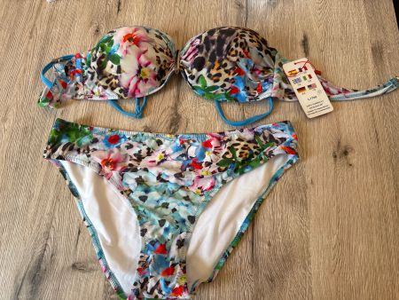 Bikini im Blumen-Leo-Mix Gr.  44 NEU mit Etikett