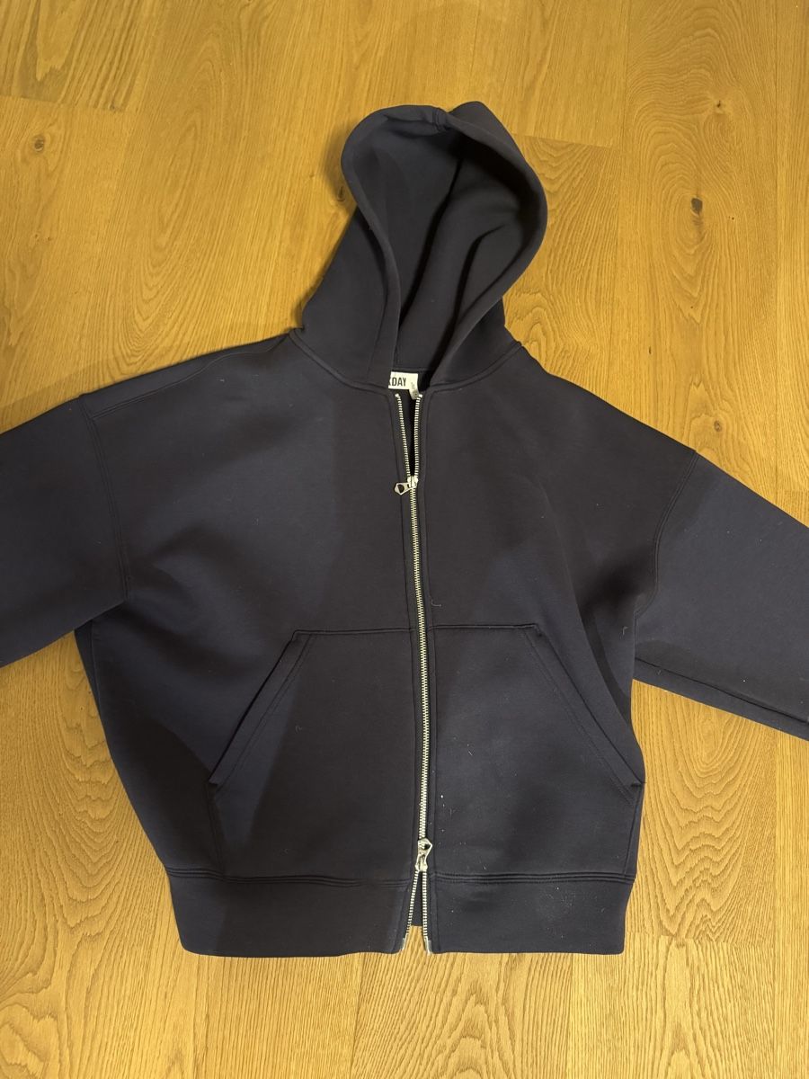 Weekday Maglioni & Felpe: Weekday Scuba Zip Hoodie – Usato da Grüningen venduto da Jimmy20