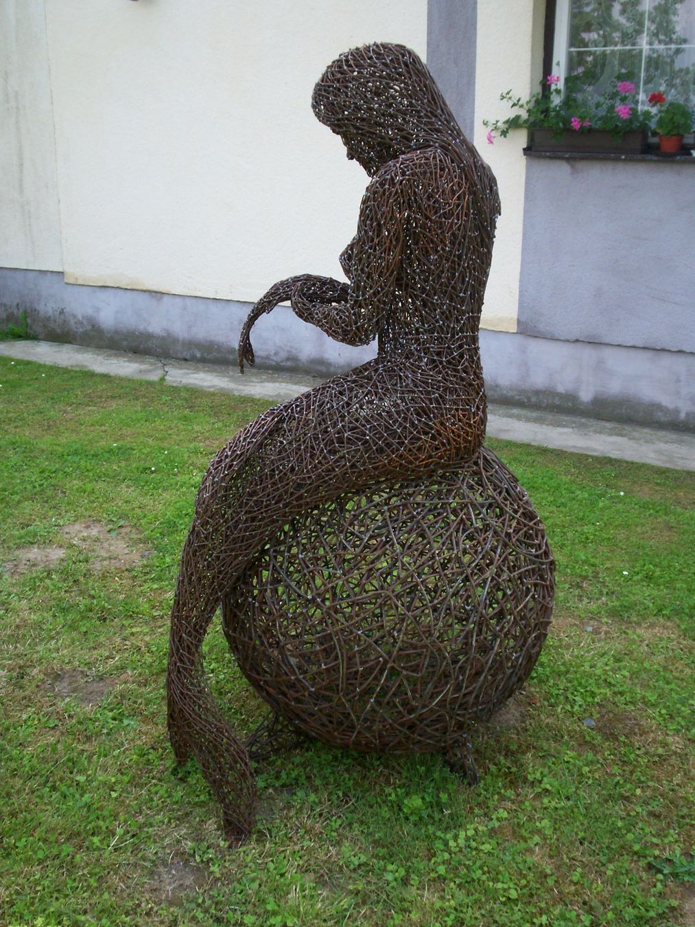 Sculture & Statue: Drahtkugel Meerjungfrau – Usato da Widnau venduto da bla_7xlm