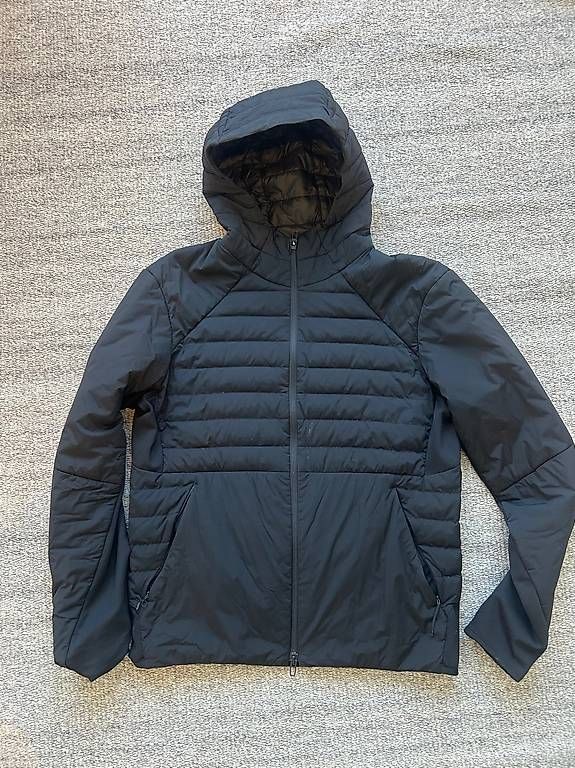 Lululemon Giacche: LuLuLemon Down For It All - Mens Jacket (Black / Medium) – Usato da Thalwil venduto da pal_x28f