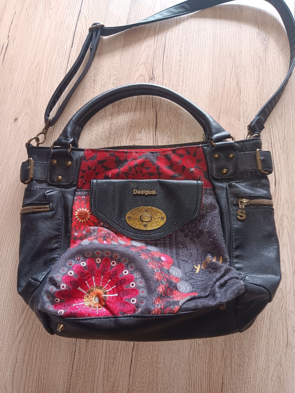 Desigual Taschen für Damen: Sac à main Desigual  – Gebraucht aus Savagnier von Gaya2