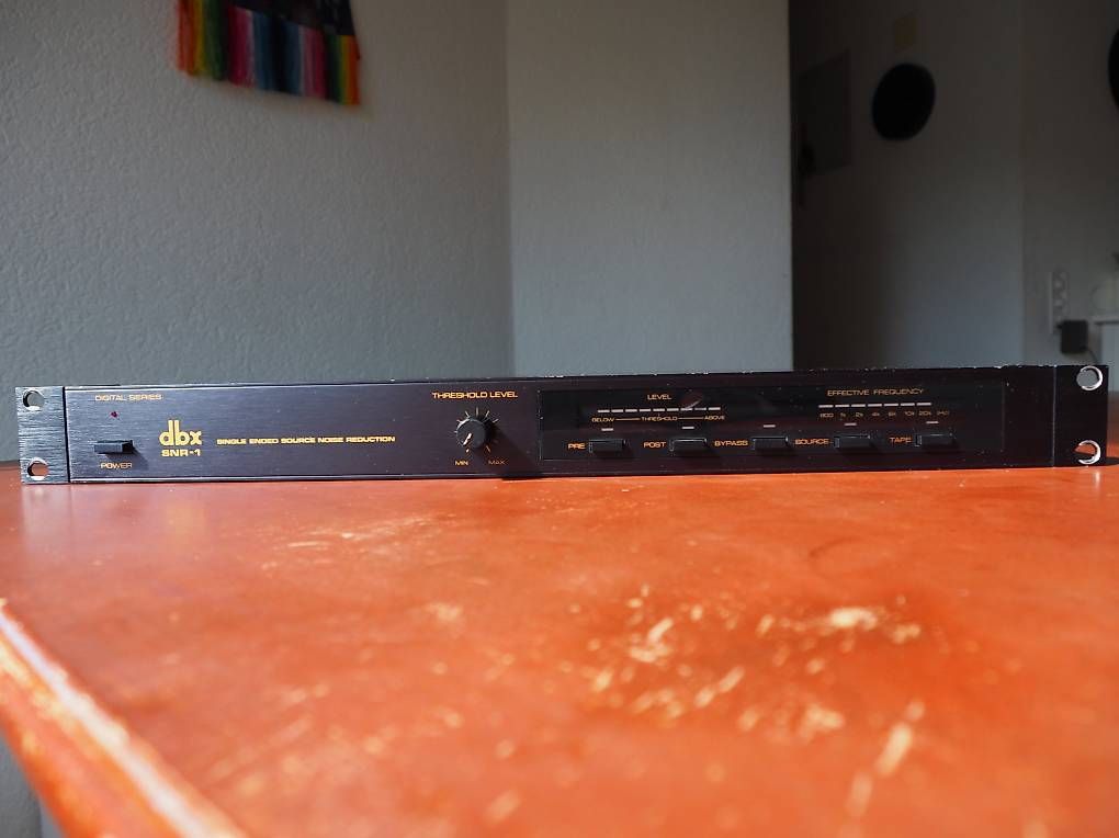 Equalizzatori: DBX SNR-1 – Usato da Zürich venduto da Francois236