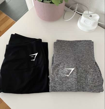 2 Gymshark Leggings in grau und schwarz, neuwertig, Grösse S