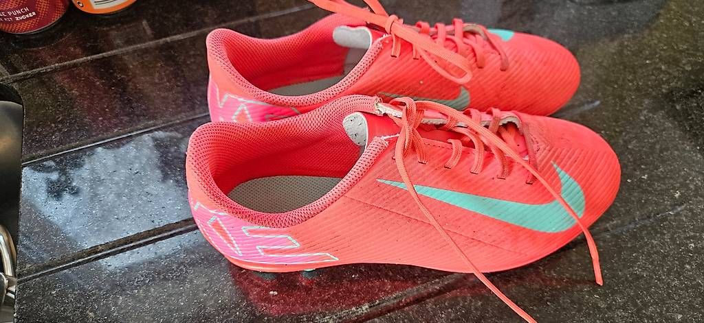 Scarpe da uomo: Fussballschuhe – Usato da Scheuren venduto da sunflower011