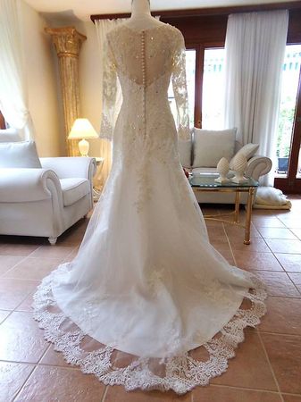 NEU! ELEGANTES BRAUTKLEID GR. 38 MIT BRAUTSCHLEIER