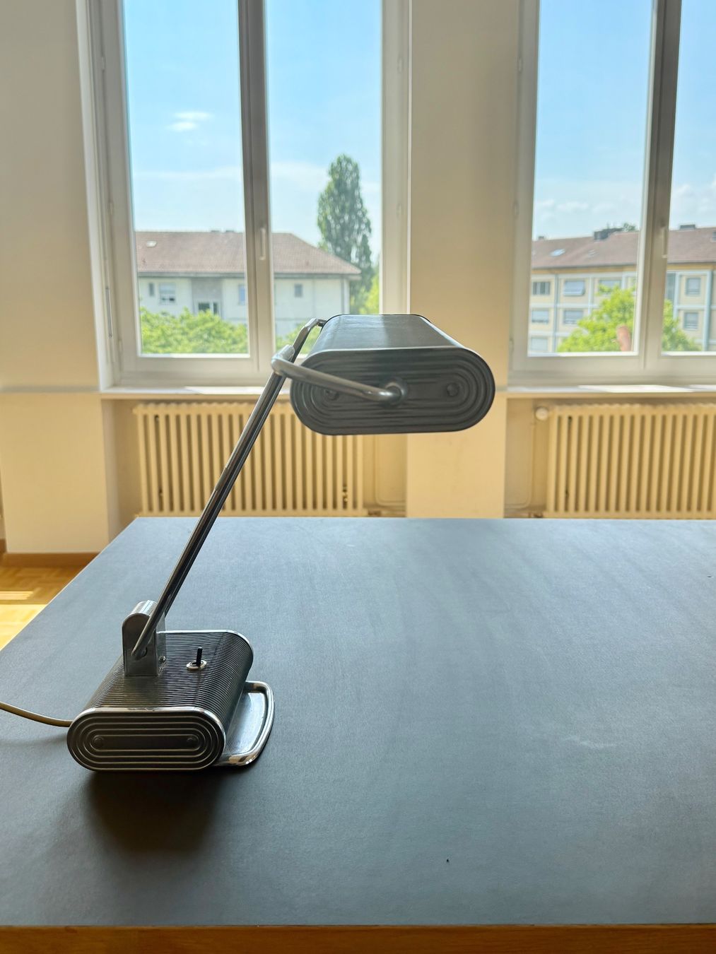 Lampes: Eileen Gray Lampe Jumo 71 – D'occasion à Bern par miro-co. 2
