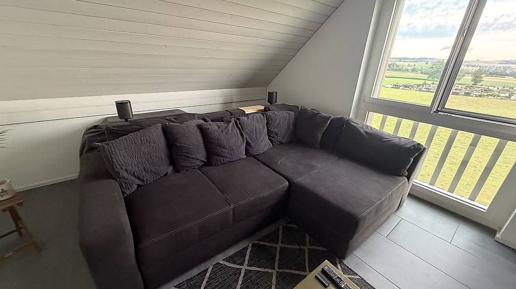 Sofas: Ecksofa mit Kissen Gratis  – D'occasion à Niederhasli par Djonit