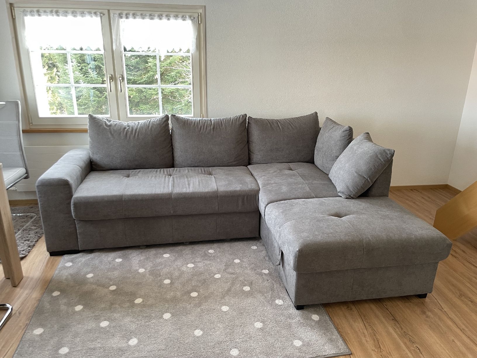 Ecksofa grau mit Bettfunktion und Stauraum gebraucht (Neu (gemäss Beschreibung)) in Wolfhalden für CHF 350 – nur Abholung auf Ricardo kaufen