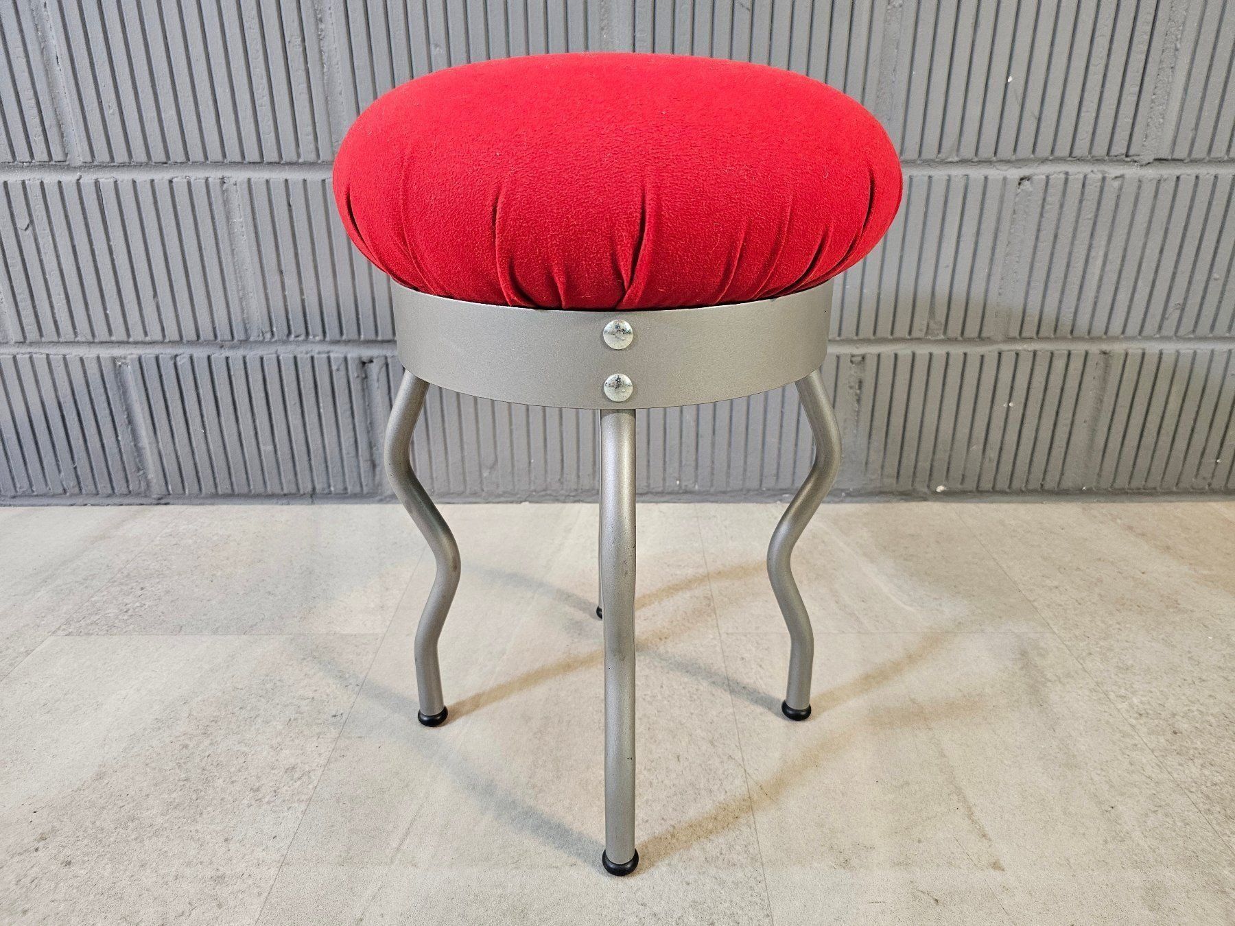 Ikea Hocker: Per Ivar Ledang 1995 IKEA URI Hocker Postmodern Stool red – Gebraucht aus Nottwil von Wondewa-Shop 4
