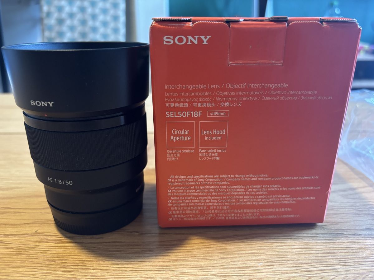 Sony Obiettivi: Objectif Sony FE 50mm f/1.8 (SEL50F18F) - mount E – Nuovo (secondo la descrizione) da Couvet venduto da Tototoro 1