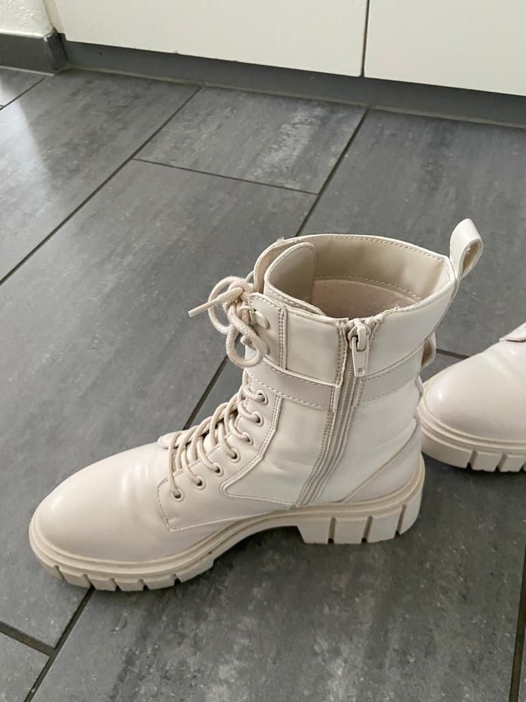 Scarpe da donna: Stiefeletten Gr. 41 – Usato da Thalwil venduto da Briscolina 1