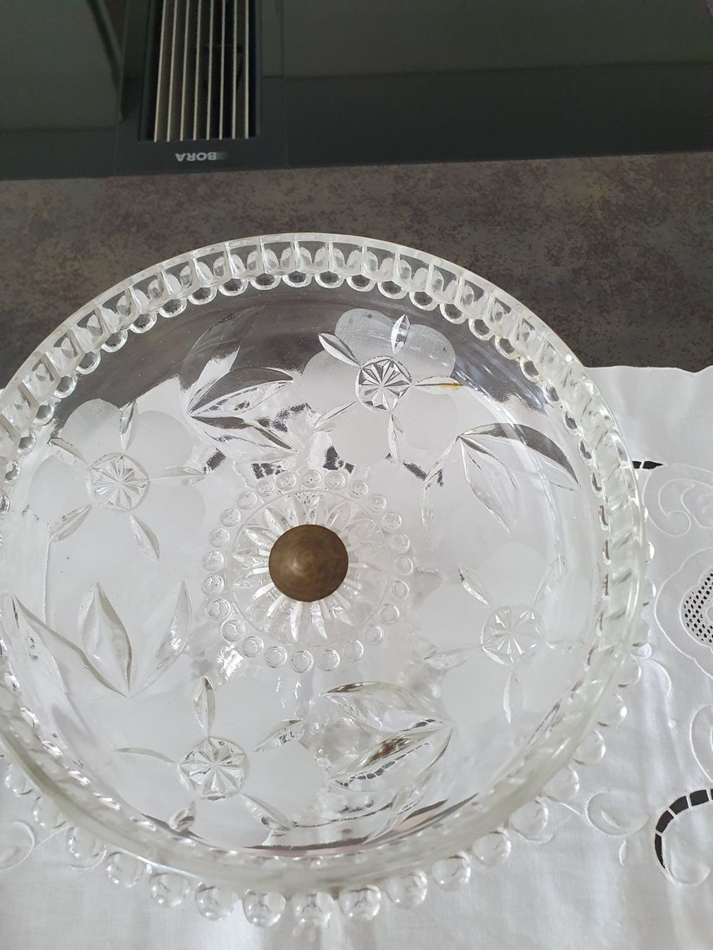 Bicchieri: Glas Obstschale mit Blumenmuster und Kugelfuss – Usato da Reinach venduto da 3Guggerli 1
