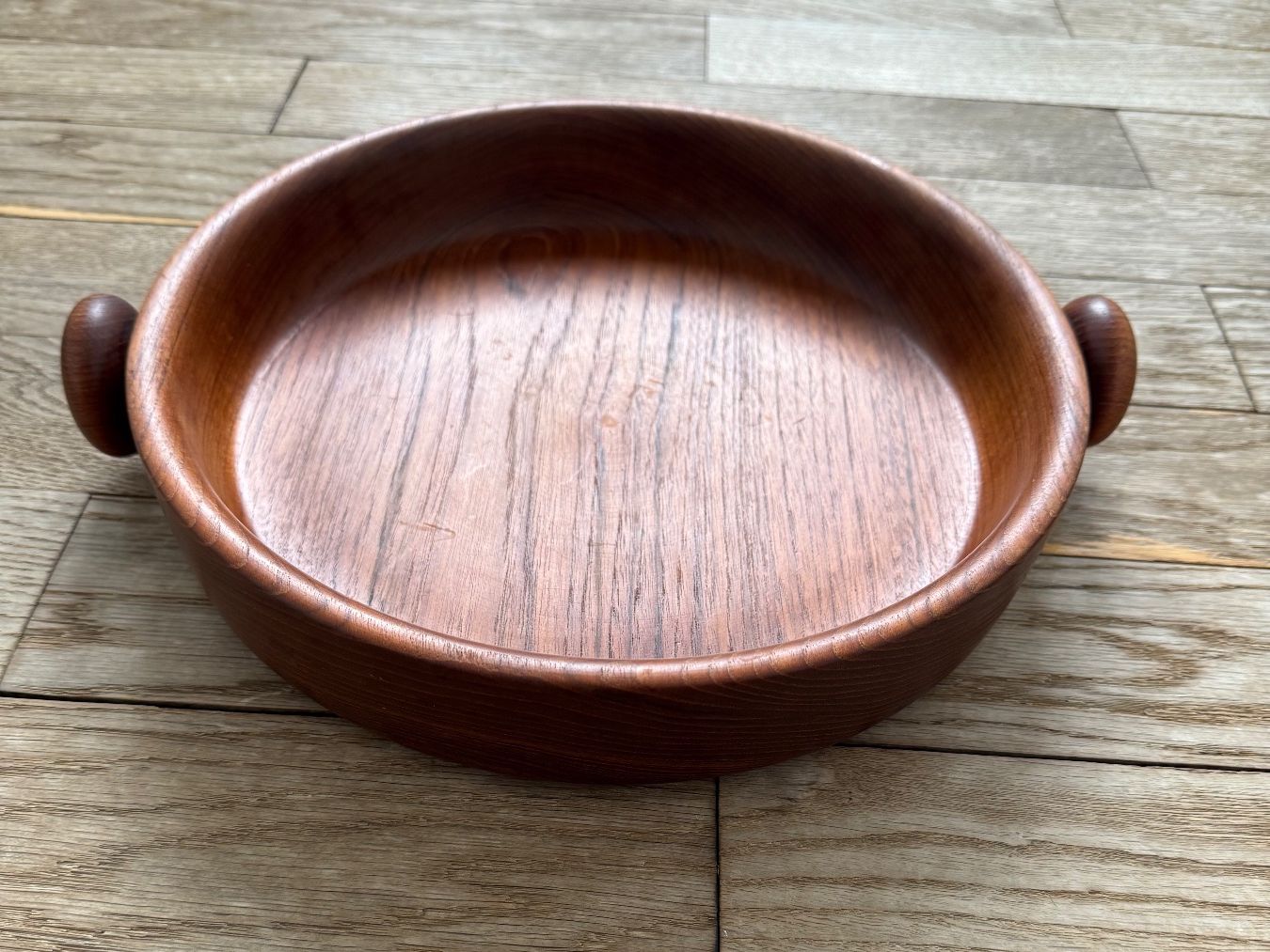 Piatti di portata: Rundes Vintage Teaktableau – Usato da Luzern venduto da Mamutpe 1