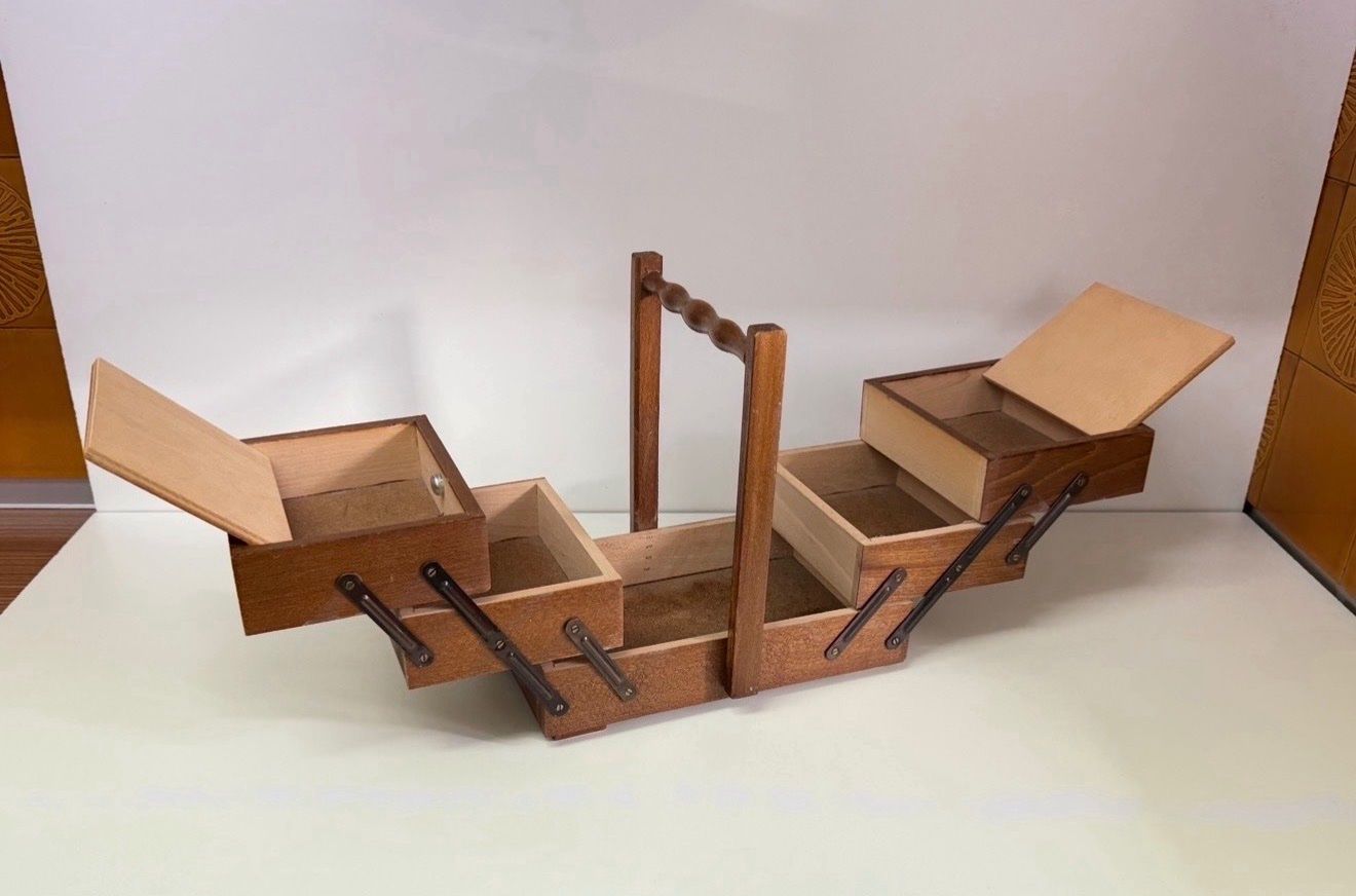 Sonstiges zum Basteln & Handarbeiten: Nähkasten Nähbox Holz – Gebraucht aus Gerlafingen von sternrose 1
