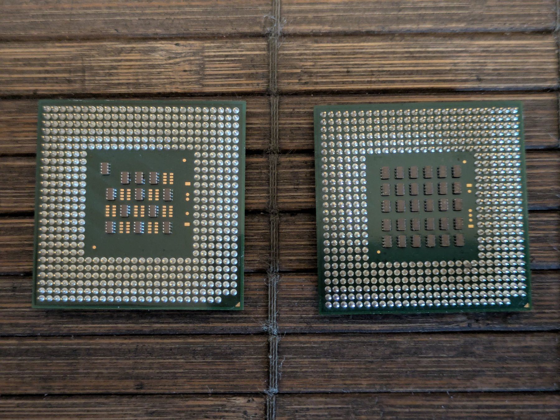 Intel Composants électroniques: 2x Intel Pentium 4 Northwood 2.4C Socket 478 – D'occasion à Châtelaine par Pttn 1