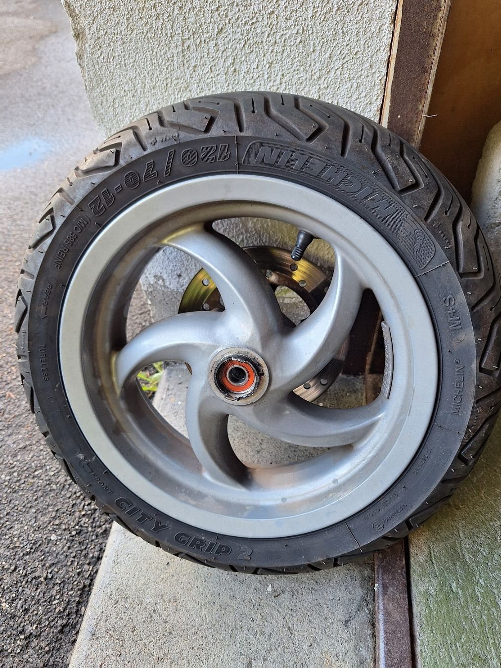 Piaggio Pneus & Roues: Piaggio Rad – D'occasion à Ostermundigen par Ismett 1