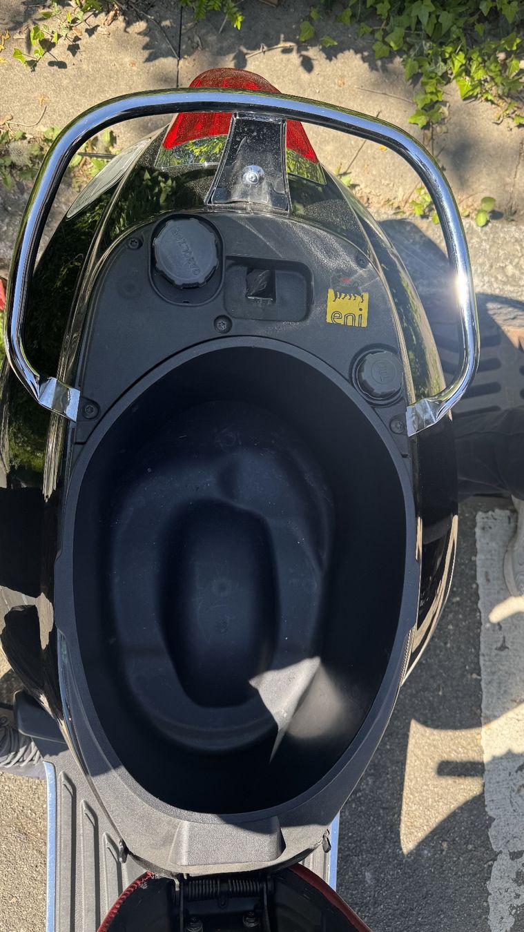 Piaggio Strada: Vespa Primavera 50CC black excellent condition – Usato da Zürich venduto da raj_zdf7 2