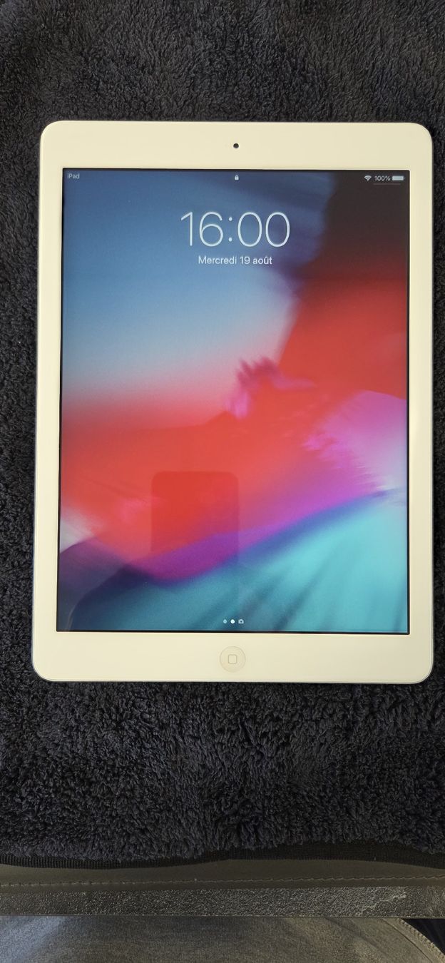 Apple Tablettes PC: Ipad air 16GB – D'occasion à Cernier / par car_5rm5 4