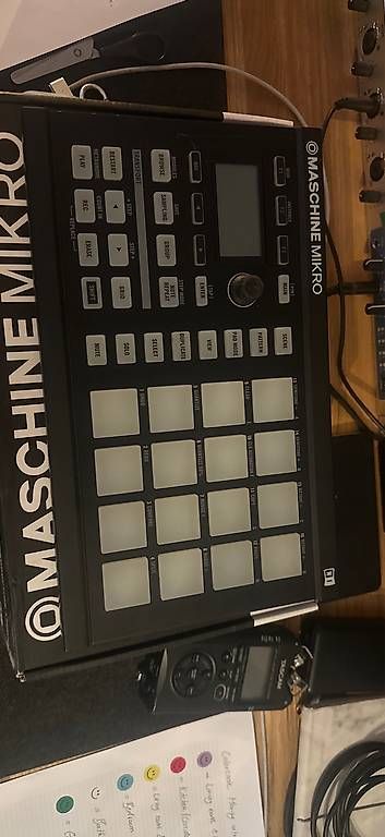 Instruments de musique: Native Instruments Maschine Mikro – D'occasion à Basel par carolinavictoria