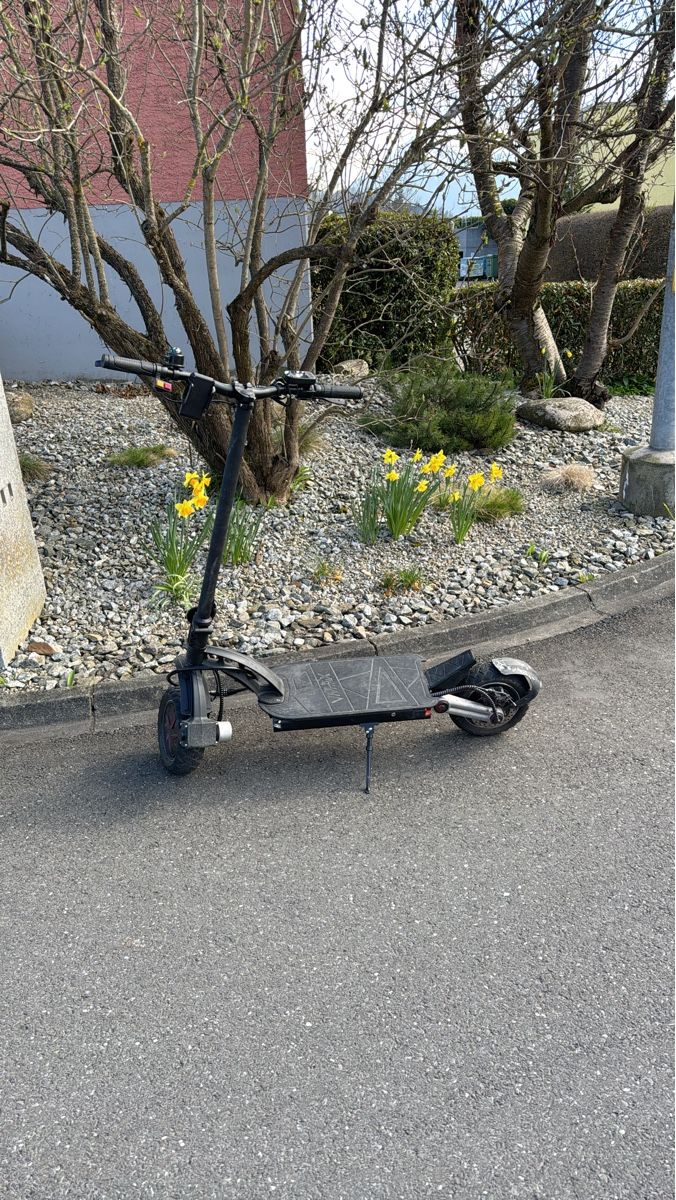 Starker E-Scooter VMAX R55 Usain Rolled 55km/h 2100 Watt (Gebraucht) in ...