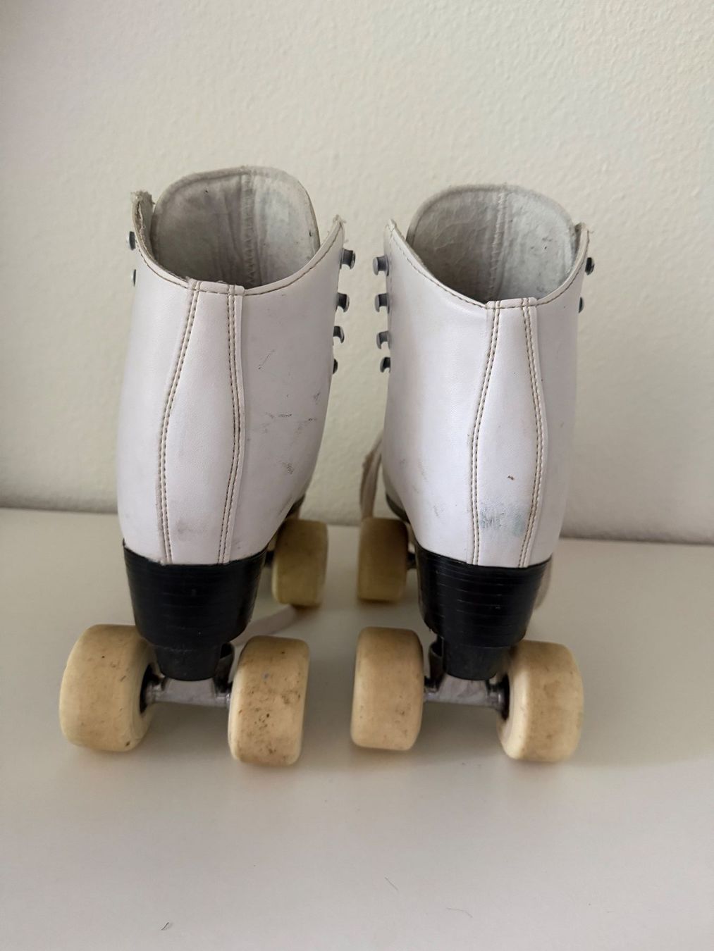 Fila Pattini in linea & Pattini a rotelle: Weisse Rollschuhe – Usato da Riehen venduto da pau_vl6b 5