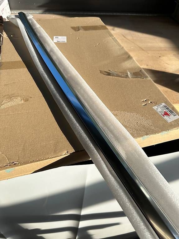 Alle Autoersatzteile: Tesla Model 3 Schachtleiste – Neu und originalverpackt aus Huttwil von blucx 1