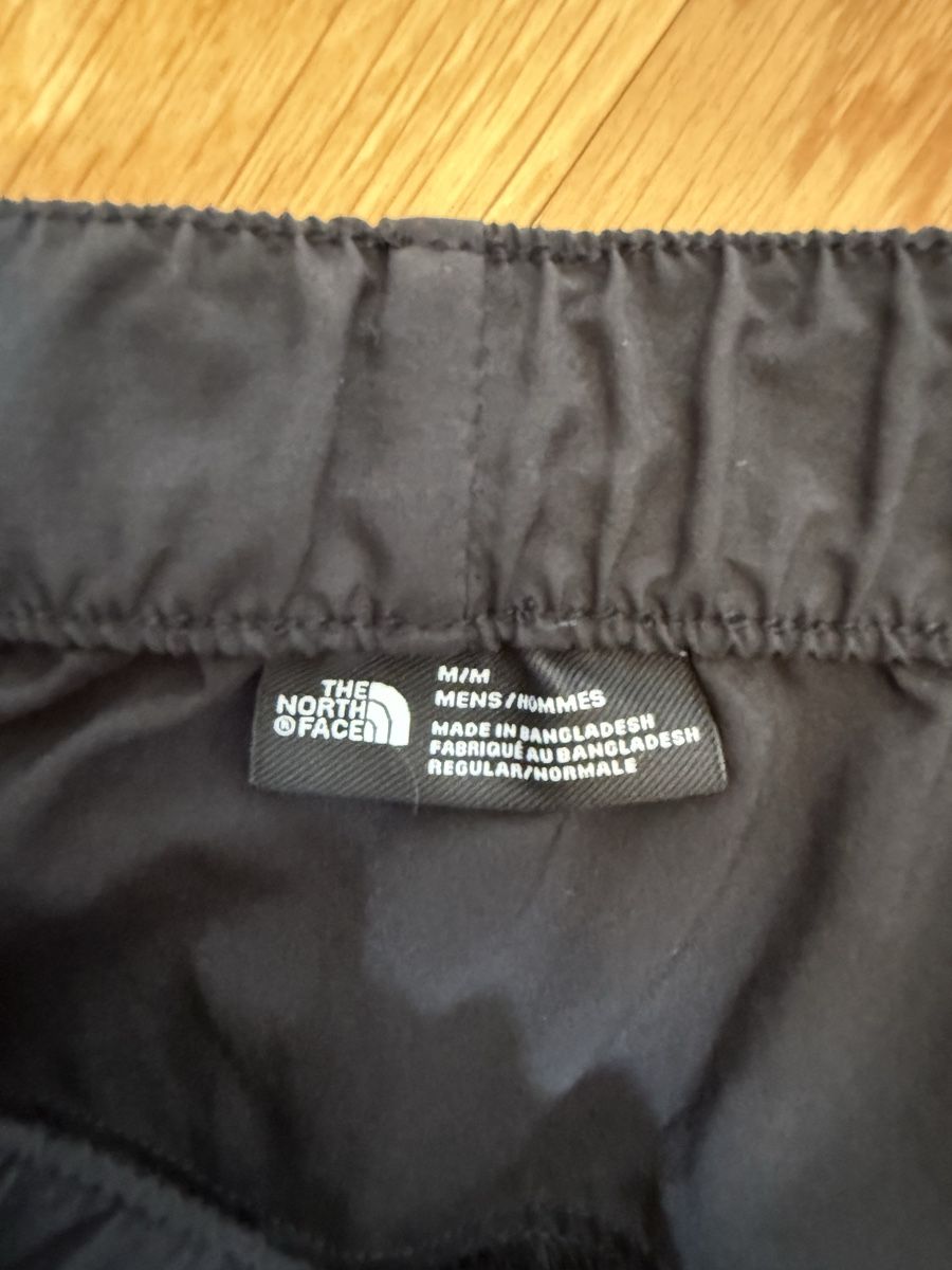 North Face Pantaloni: The North Face Shorts, Gr. M – Usato da Lyss venduto da Schuschuu. 2