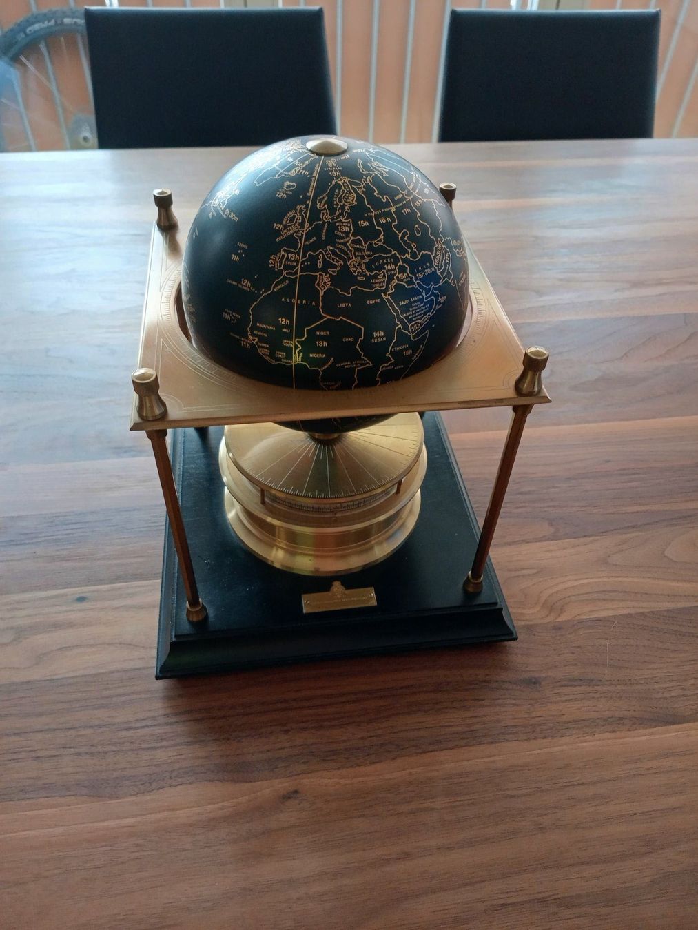 Imhof Orologi da terra & Orologi da parete: The Royal Geographical Society World Clock – Usato da Zofingen venduto da hergi95