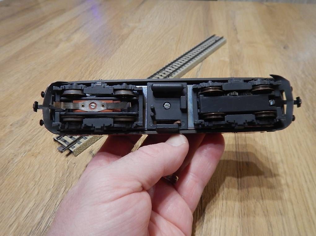 Modellini di ferrovie: Lokomotive  – Usato da Frutigen venduto da Tony1813 3