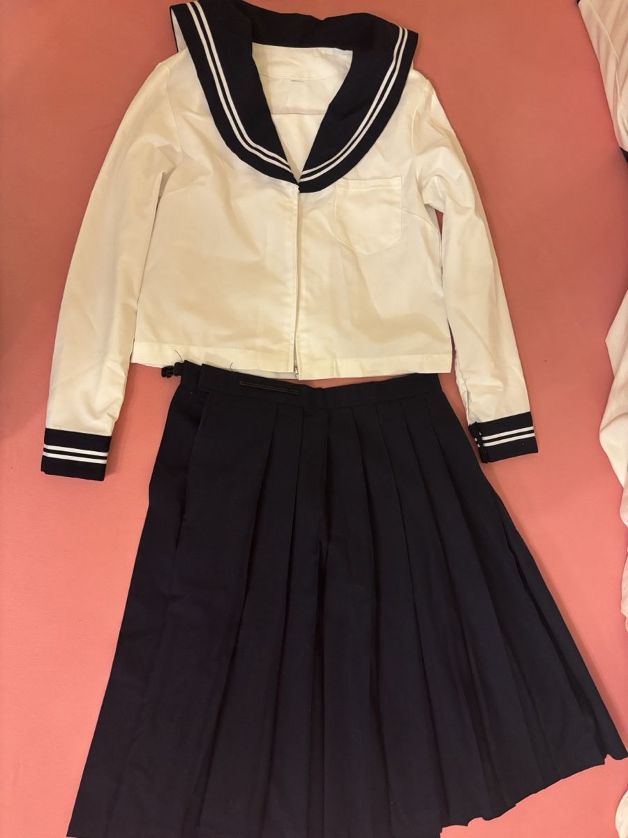Lotti di vestiti: Japanese School Uniform Set – Nuovo (secondo la descrizione) da Andelfingen venduto da Good_Quality