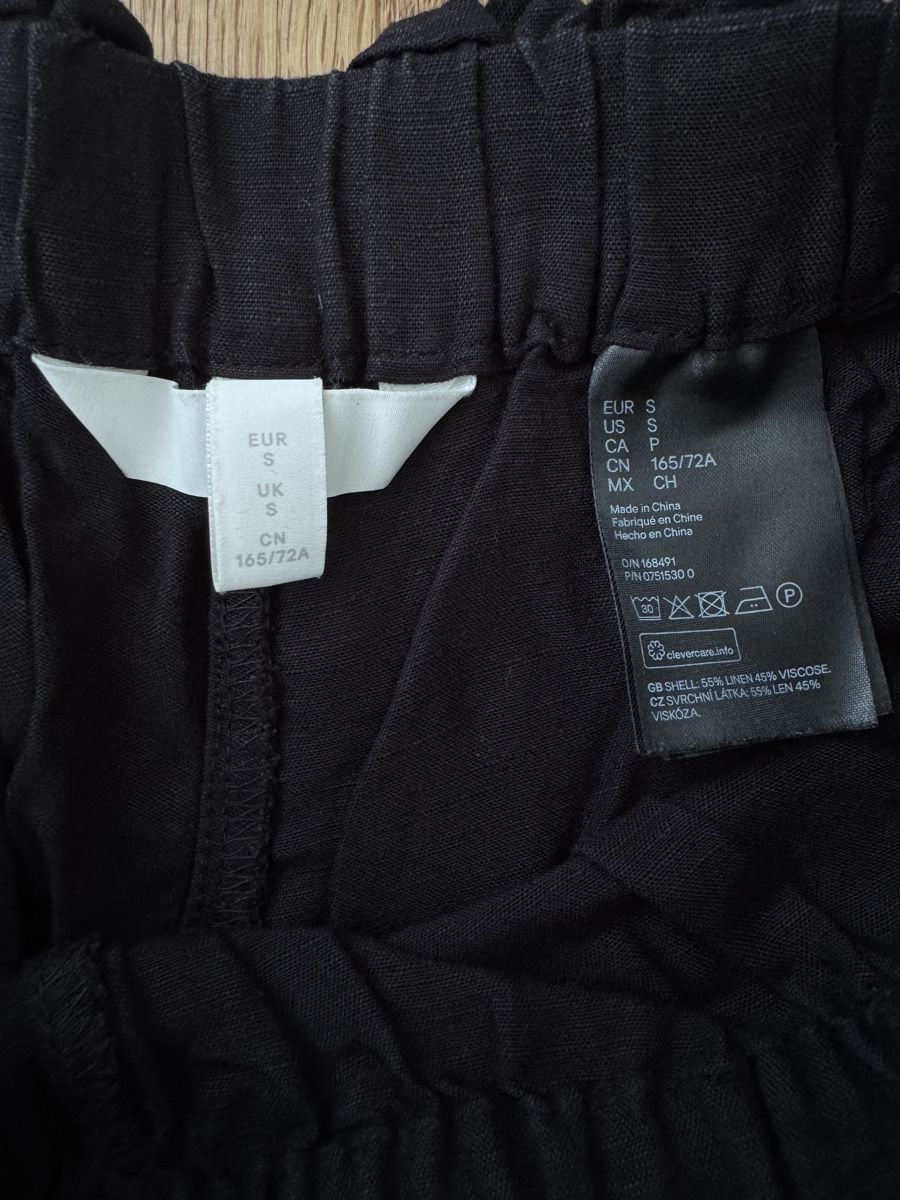 H&M Pantaloni: H&M Short, Gr. S – Usato da Interlaken venduto da fbnscl 2