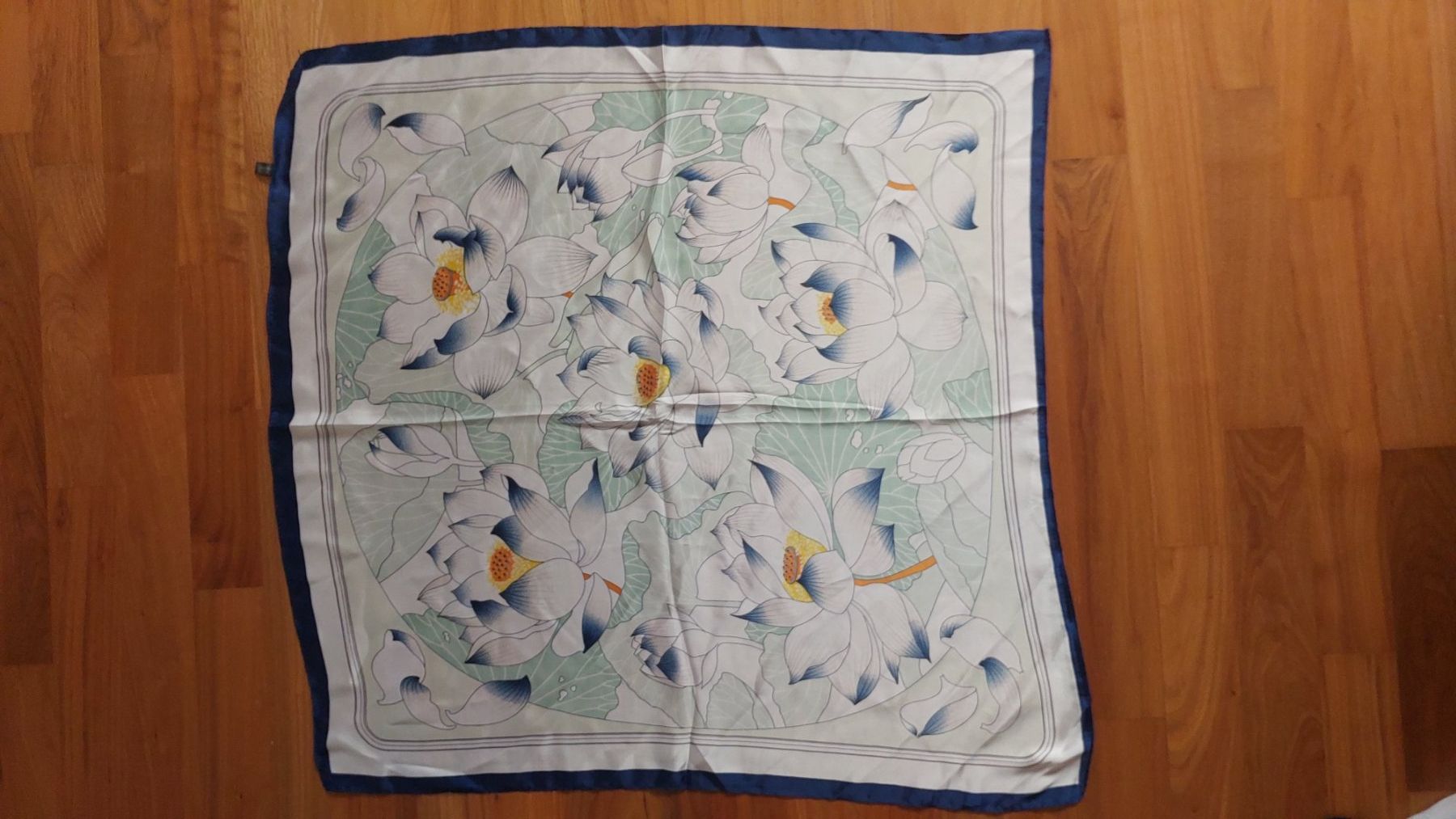 Foulard & Sciarpe: Twilly - Seidenschal - NEU – Nuovo e nell'imballaggio originale da Hittnau venduto da Razorback_1971 1