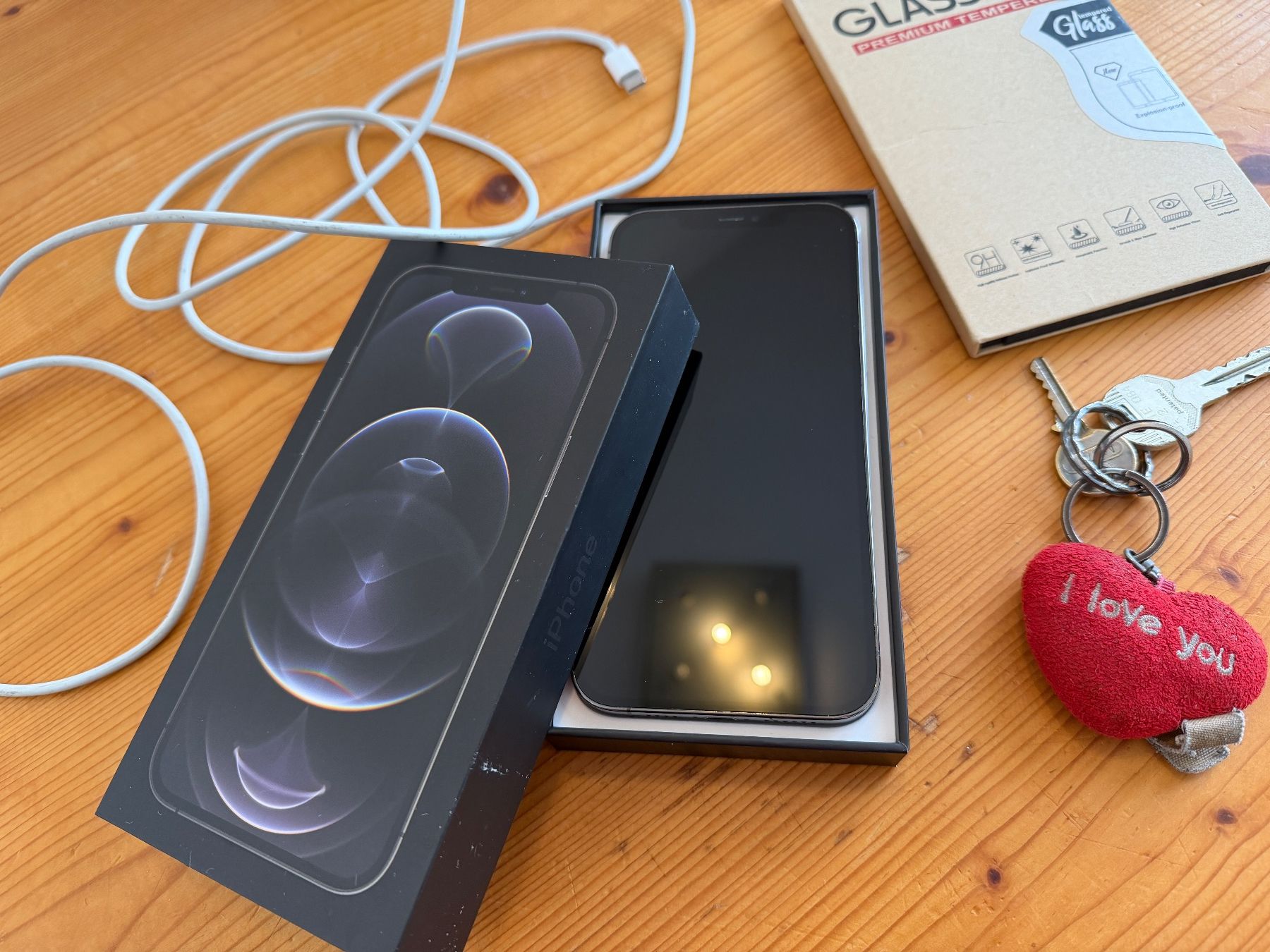 Apple Telefoni cellulari / Smartphones: Iphone 12 Pro Max, 256Gb Schwarz / Grafit – Nuovo (secondo la descrizione) da Weinfelden venduto da ice_heart_xx 8
