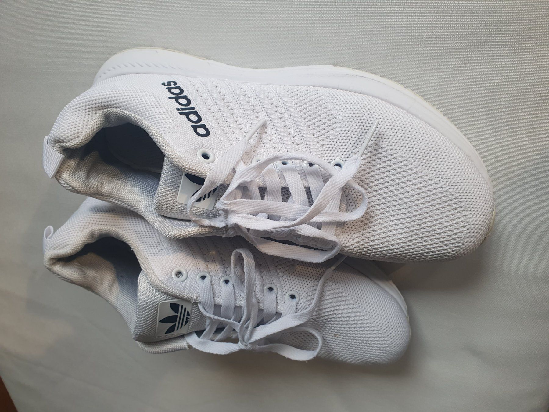 Adidas Scarpe da uomo: Chaussures Adidas blanches, pointure 39, unisex – Usato da Lausanne venduto da Af2016 2