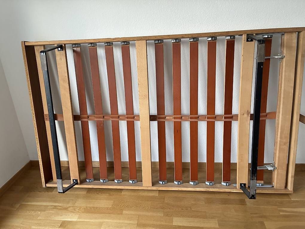 Letti: Bettgerüst mit Latten 120x200 – Usato da Uster venduto da liu_66k9