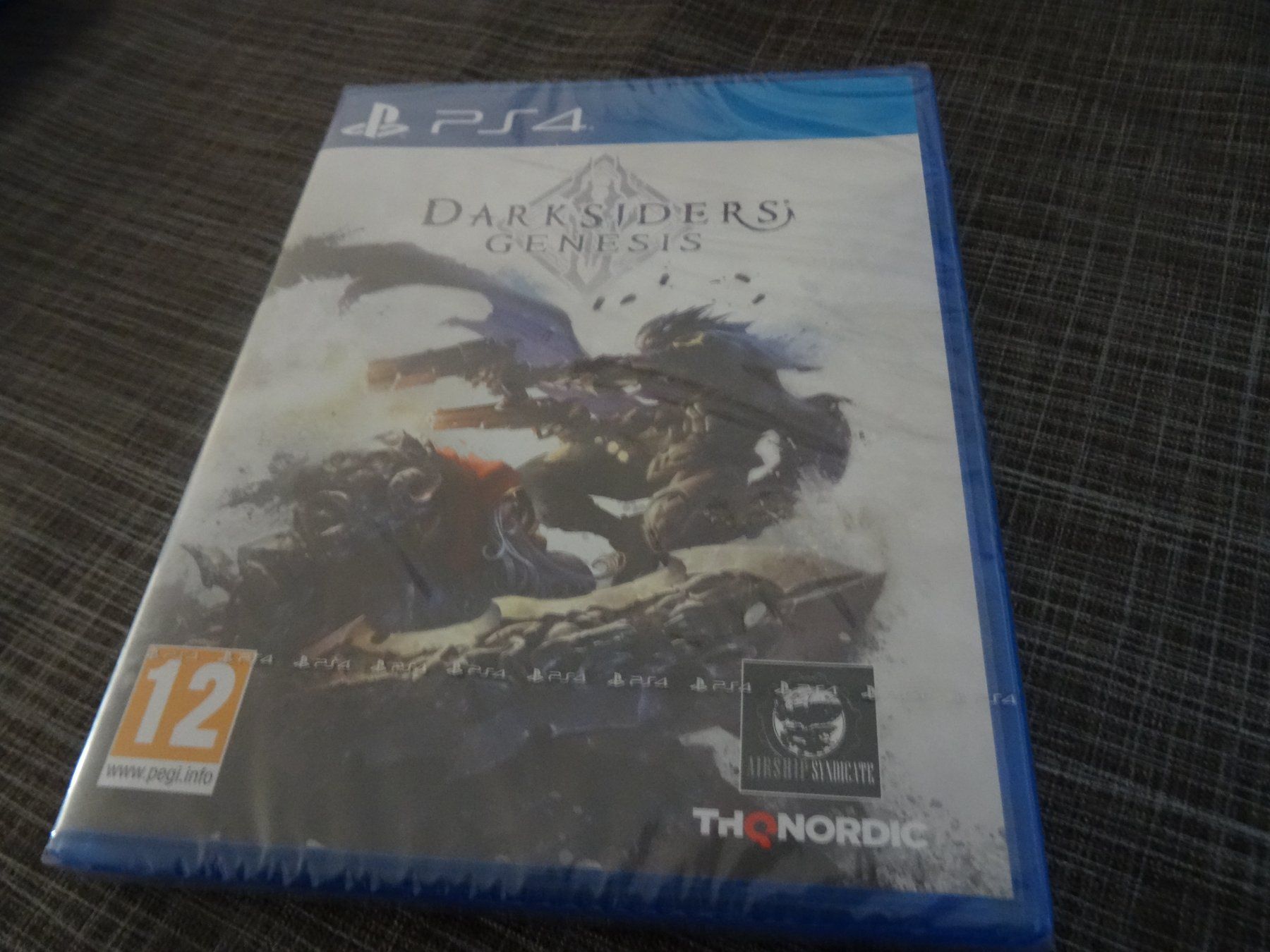 Spiele: Darksiders - Genesis PS4 NEUWARE – Neu und originalverpackt aus Olten von Disc-Ausverkauf
