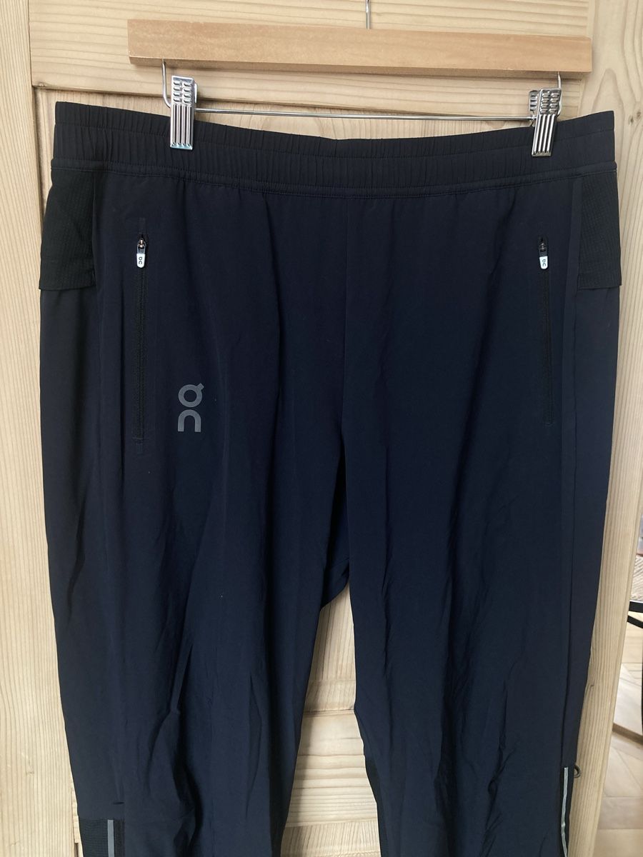 Pantaloni: On Trackpants Herren (Grösse M) – Nuovo (secondo la descrizione) da St. Gallen venduto da luc_x8cd