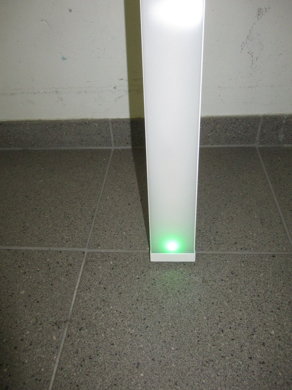 Tulux Lampade: Tulux LED Lichtleiste NOT 36AM15-33NN3 – Usato da Männedorf venduto da livesteam 4