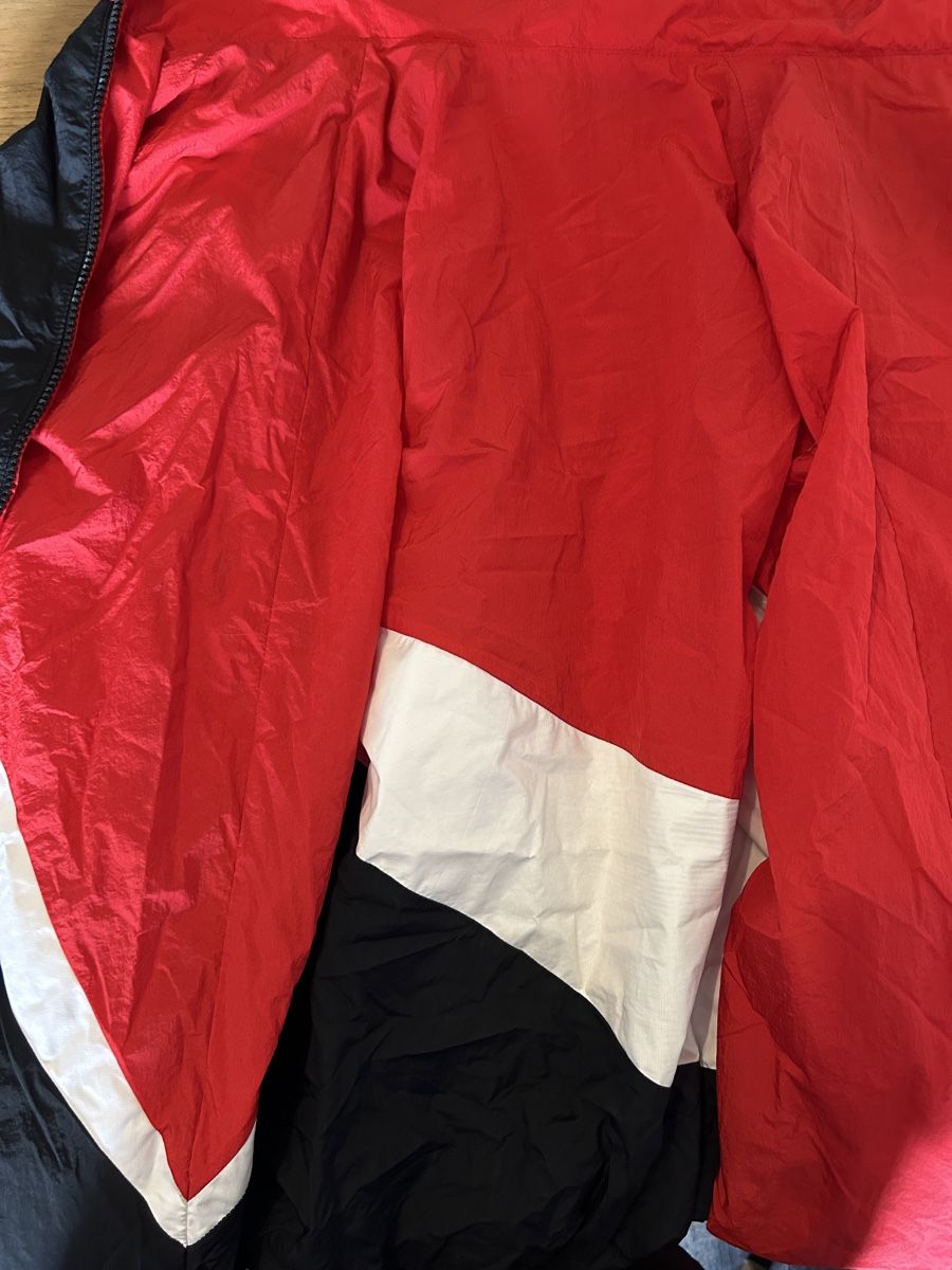 Nike Jacken: Nike Jacke – Gebraucht aus Aarau von pyl_887s 3