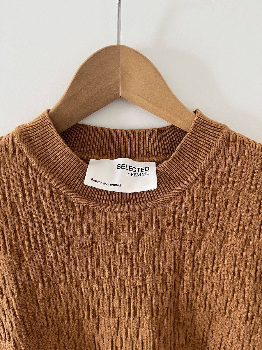 Selected T-shirts: Strickshirt von SELECTED FEMME  – Neuf (Voir description) à Allschwil par MaloseS08 1