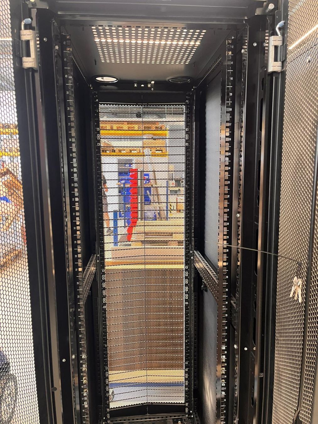 Dell Racks & Ständer: Server Rack Dell Höhe 200cm – Gebraucht aus Winterthur von kaksie 2